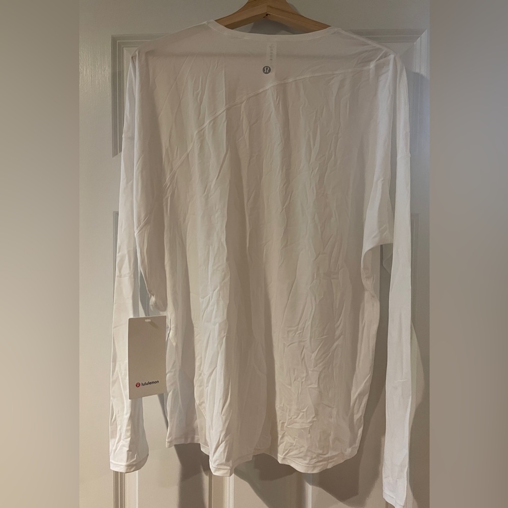 NWT Lululemon Cross the Day Long Sleeve